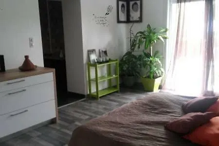 La Petite Maison Bleu *