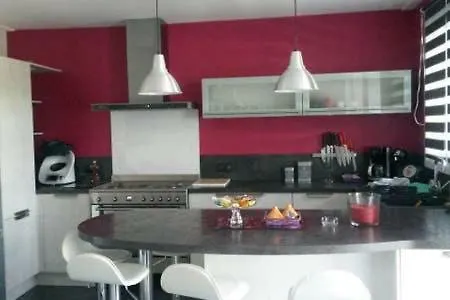 La Petite Maison Bleu *